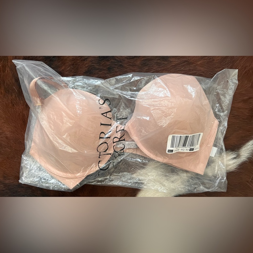 NEW Victoria’s Secret Freedom Cloud Push Up Bra 38DD Nude New In Package